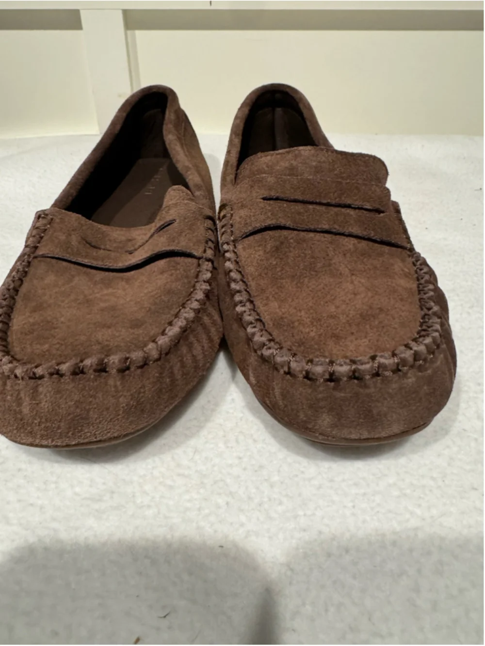 Women's Tahari Size 10 Brown Suede Driving Moccasin Loafer Flats